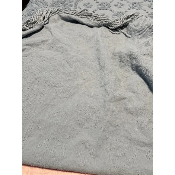 Vintage Oversized Medallion Chenille Bedspread Blue Twin Blanket - Picture 8 of 10